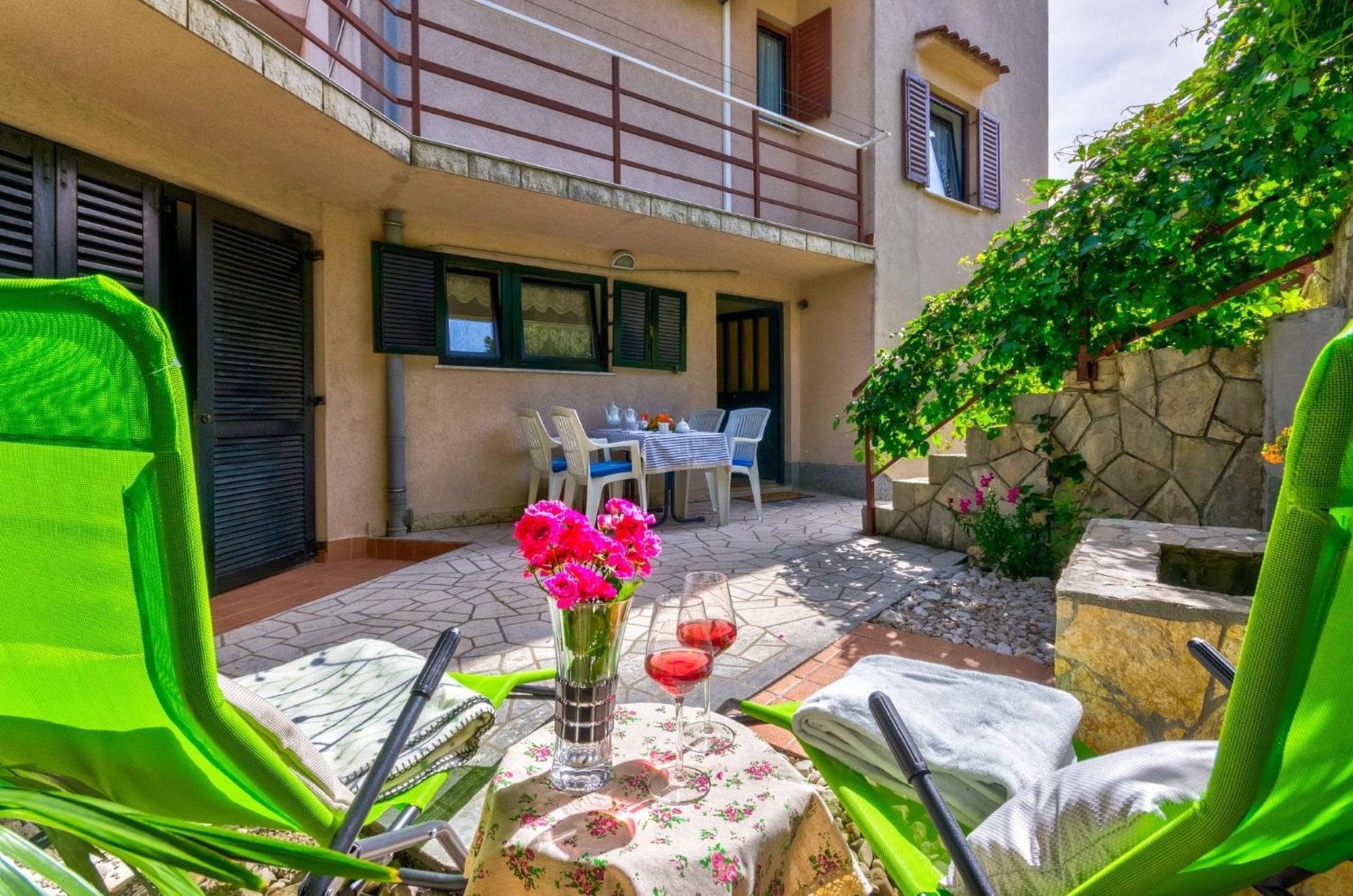 Julia Selce 4,5 Apartment Bagian luar foto