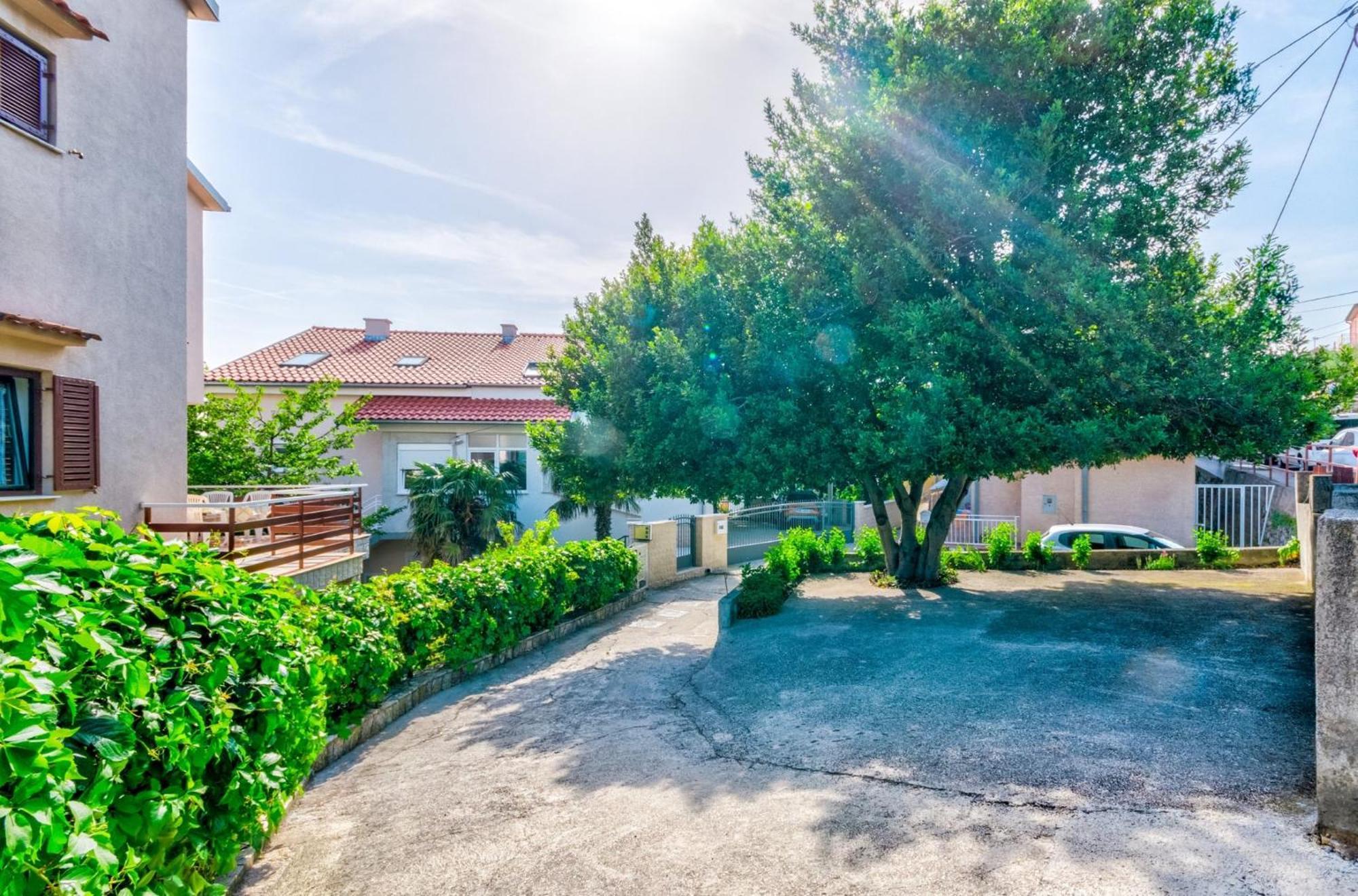Julia Selce 4,5 Apartment Bagian luar foto
